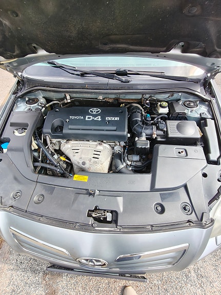 Toyota Avensis 7 of 7