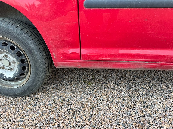 Volkswagen Caddy Maxi 2 of 6