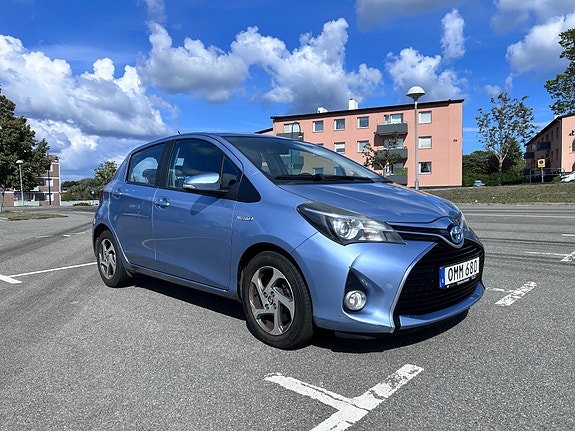Toyota Yaris 4 of 15