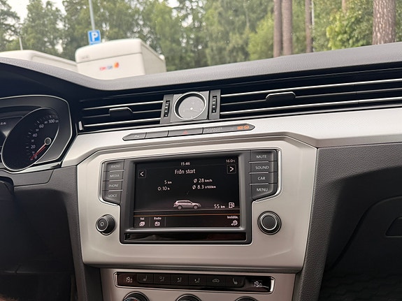 Volkswagen Passat 6 of 12