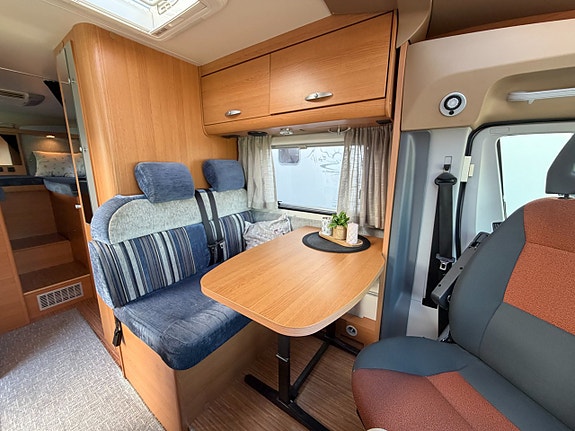 Knaus Sport Ti 650 MEG Långbäddar - AC - Dragkrok - 3500kg & B-kort - Garage 10 of 15