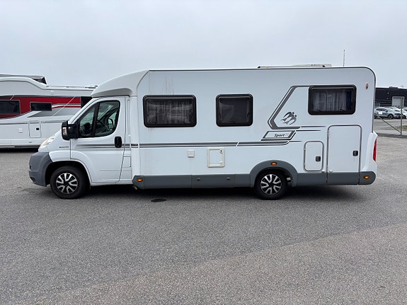 Knaus Sport Ti 650 MEG Långbäddar - AC - Dragkrok - 3500kg & B-kort - Garage 5 of 15