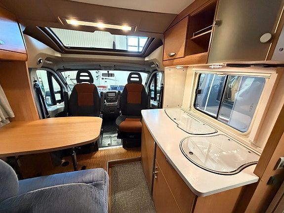 Knaus Sport Ti 650 MEG Långbäddar - AC - Dragkrok - 3500kg & B-kort - Garage 15 of 15