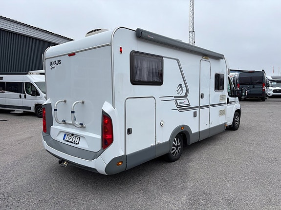 Knaus Sport Ti 650 MEG Långbäddar - AC - Dragkrok - 3500kg & B-kort - Garage 3 of 15