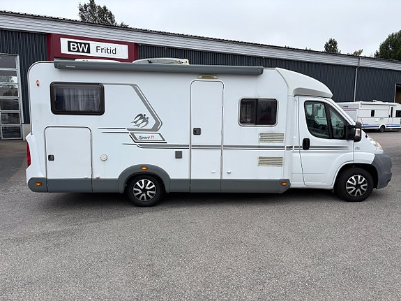 Knaus Sport Ti 650 MEG Långbäddar - AC - Dragkrok - 3500kg & B-kort - Garage 2 of 15