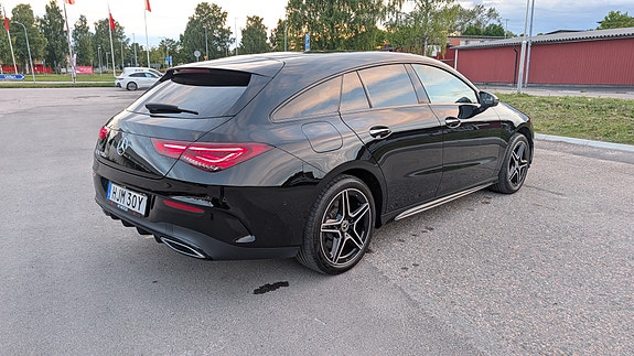 Mercedes-Benz CLA250 e 4 of 8