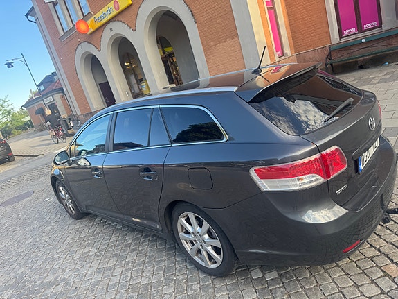 Toyota Avensis 6 of 6