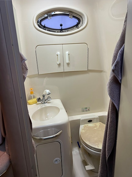 Sea Ray Sundancer 270 3 of 6
