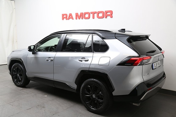 Toyota RAV4 4 of 25