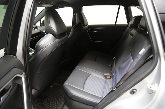 Toyota RAV4 23 of 25