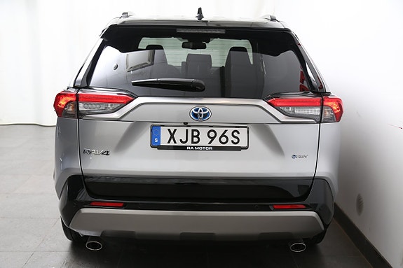 Toyota RAV4 7 of 25