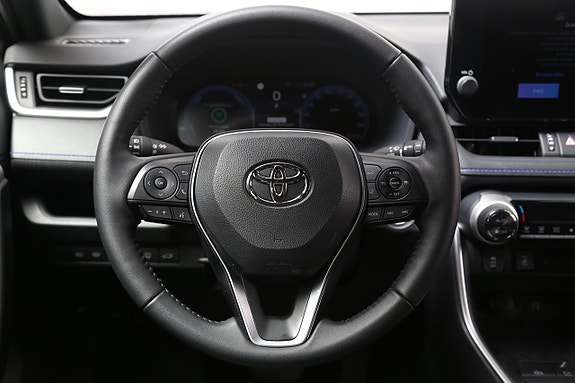 Toyota RAV4 16 of 25