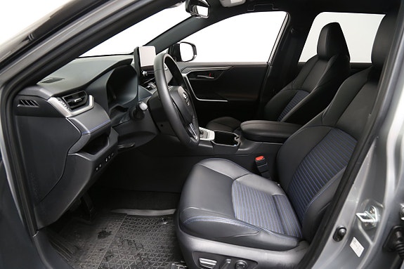 Toyota RAV4 10 of 25