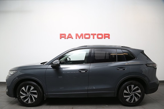 Volkswagen Tiguan 3 of 25