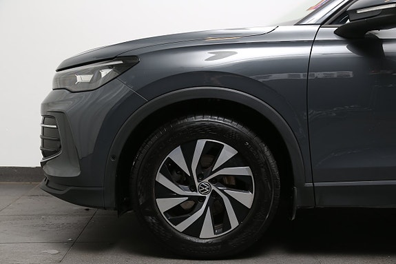 Volkswagen Tiguan 8 of 25