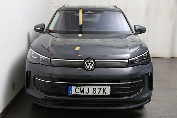 Volkswagen Tiguan 5 of 25