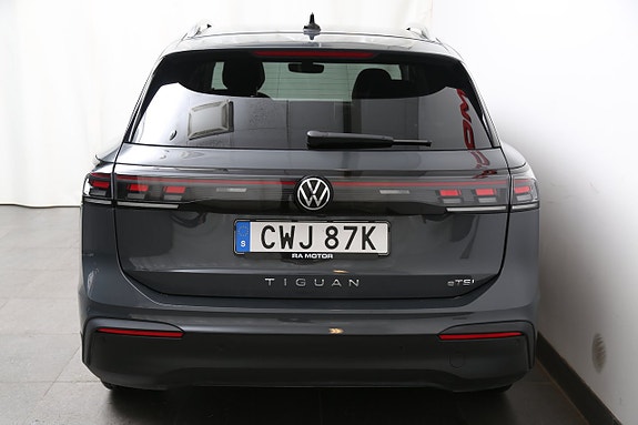 Volkswagen Tiguan 7 of 25