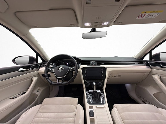 Volkswagen Passat 16 of 30