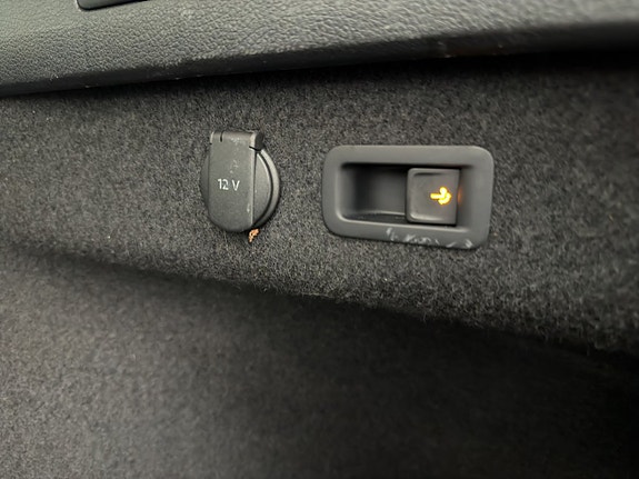 Volkswagen Passat 28 of 30