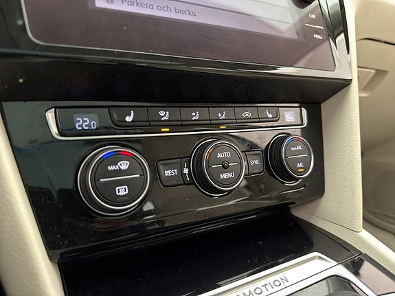 Volkswagen Passat 22 of 30