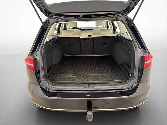 Volkswagen Passat 27 of 30