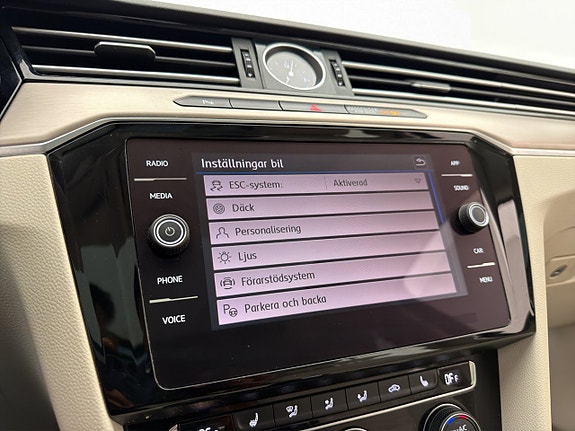 Volkswagen Passat 20 of 30