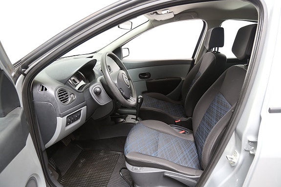 Renault Clio 10 of 23