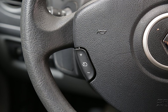 Renault Clio 14 of 23