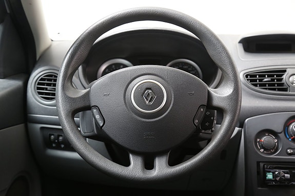 Renault Clio 15 of 23