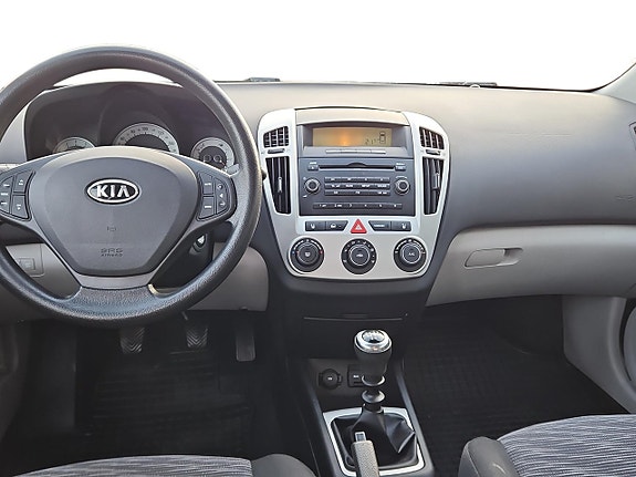 Kia Ceed 5 of 8
