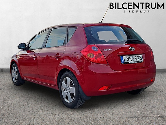 Kia Ceed 3 of 8