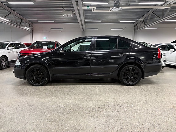 Skoda Octavia 2 of 8