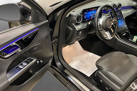 Mercedes-Benz C300 6 of 9