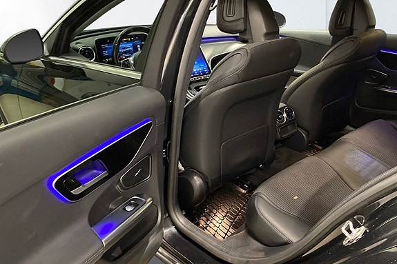 Mercedes-Benz C300 7 of 9