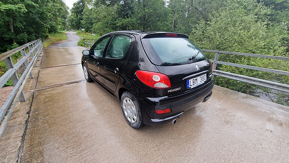 Peugeot 206+ 4 of 6