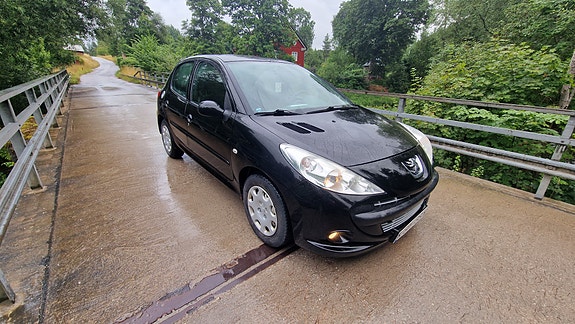 Peugeot 206+ 2 of 6