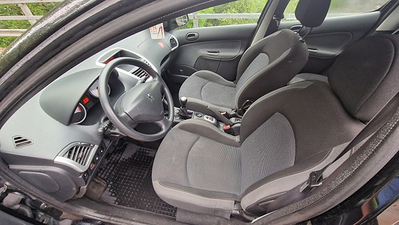 Peugeot 206+ 6 of 6