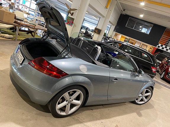 Audi TT 3 of 10