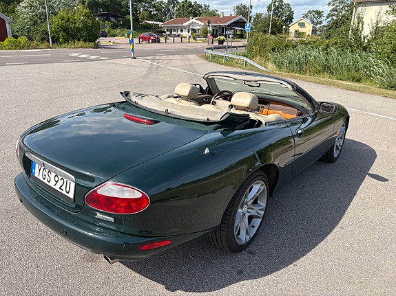Jaguar XK 2 of 7