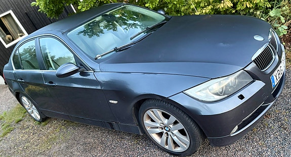 BMW 330i 2 of 2
