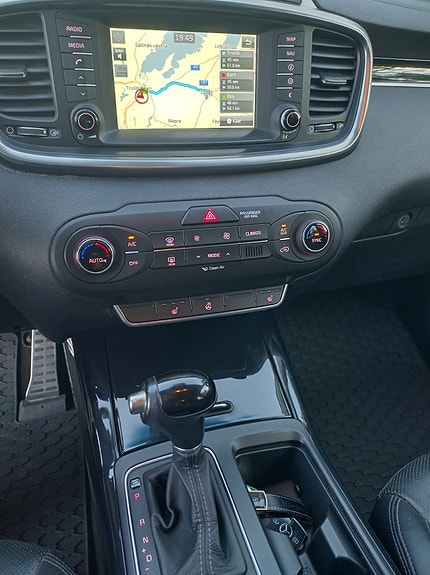 Kia Sorento 11 of 12