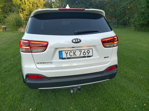 Kia Sorento 8 of 12
