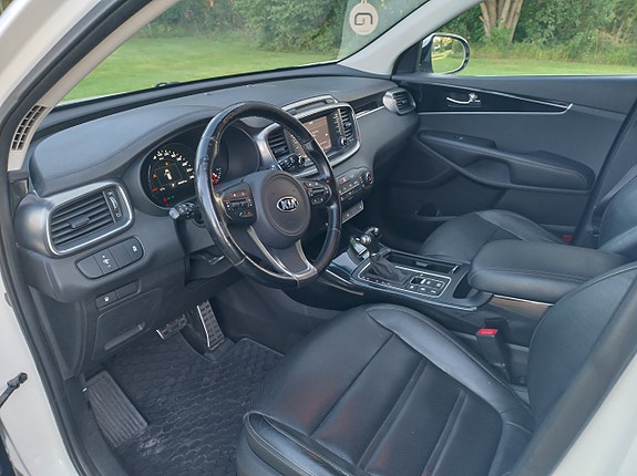 Kia Sorento 12 of 12