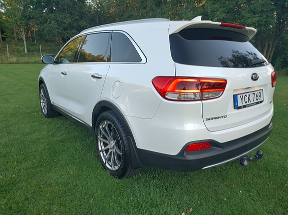 Kia Sorento 9 of 12