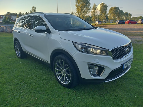 Kia Sorento 4 of 12