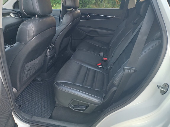Kia Sorento 10 of 12