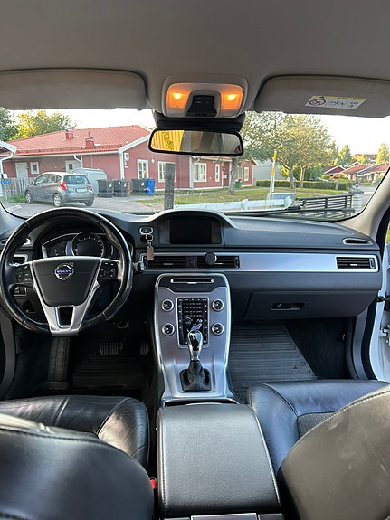 Volvo V70 7 of 12