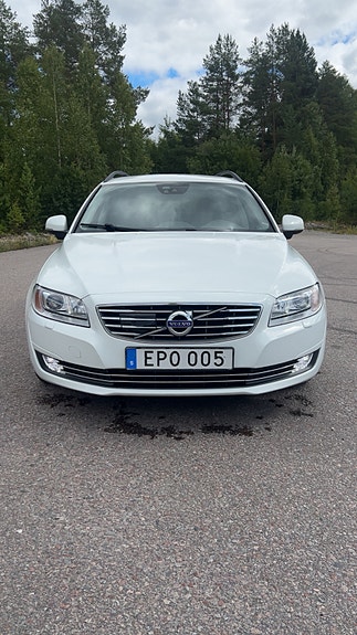 Volvo V70 3 of 12