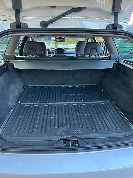 Volvo V70 11 of 12