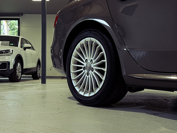 Audi A4 7 of 15